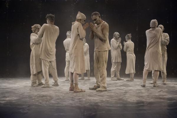 May B - Maguy Marin Ramdam © Didier Grappe