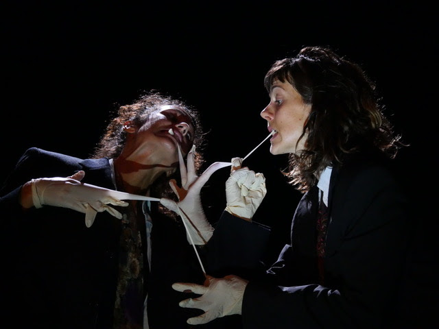 "Dansons sur le malheur"- Jérôme Thomas / Cirque Lili © Jérôme Thomas